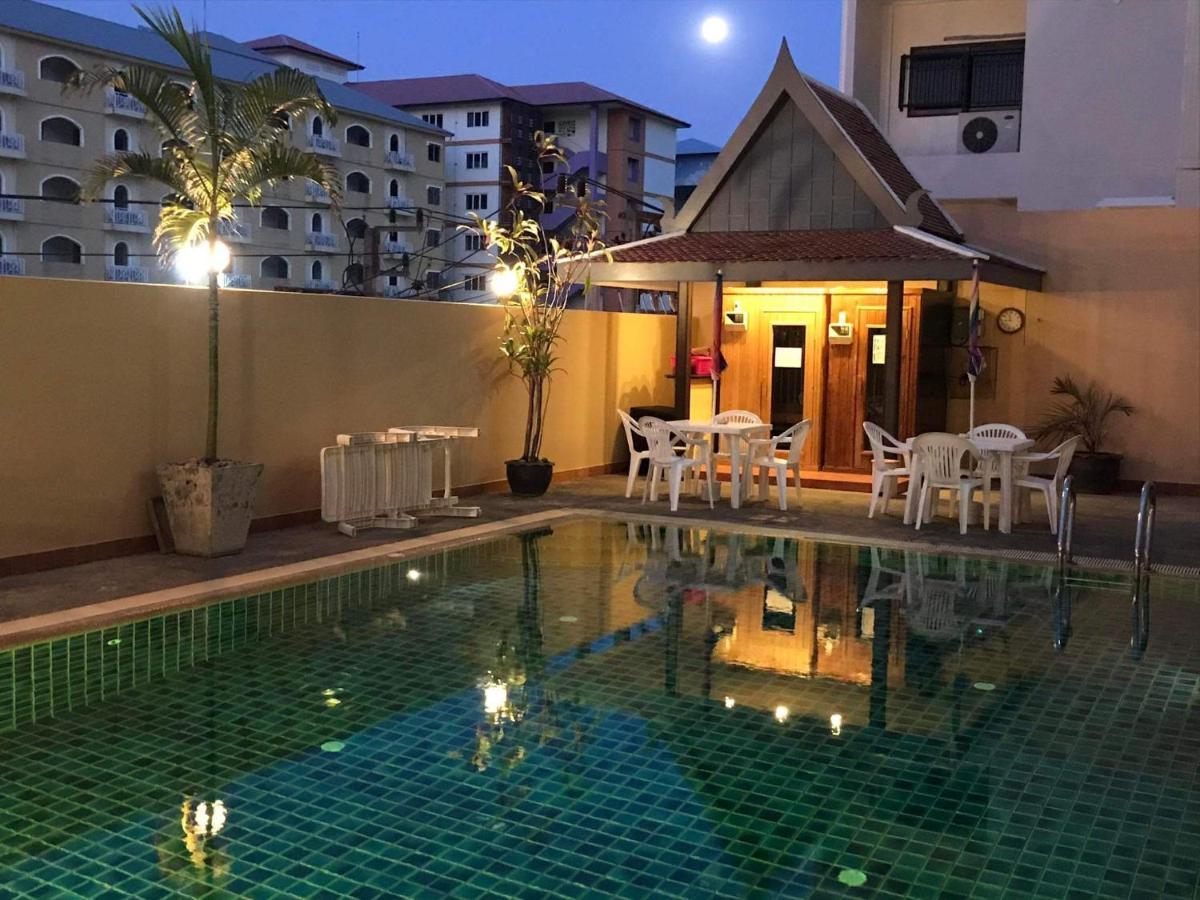 Soi2Inn Pattaya Exterior foto
